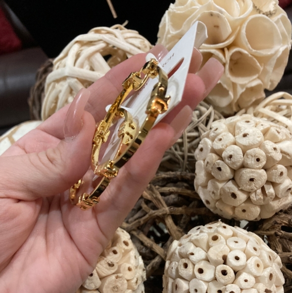 Tory Burch Serif T Hoops - Picture 4 of 4